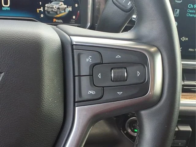 Used 2025 Summit White Chevrolet LT image 14