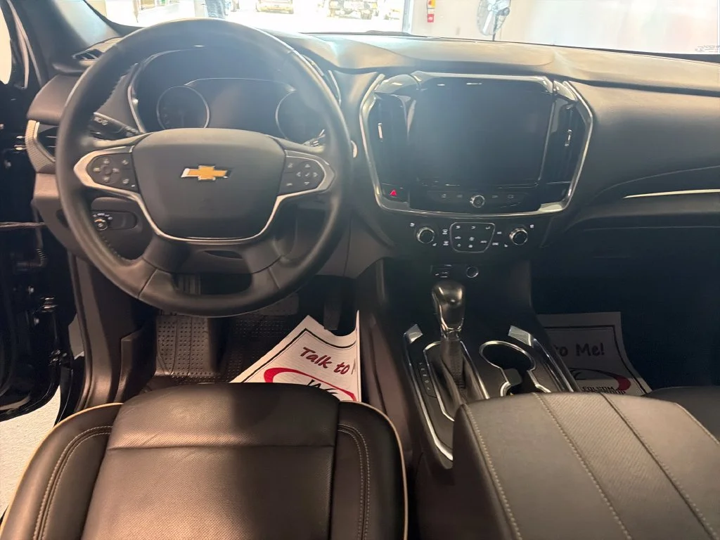Used 2022 MOSAIC BLACK METALLIC Chevrolet Premier image 19