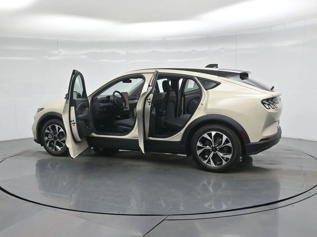 New 2026 Desert Sand Ford Select image 32