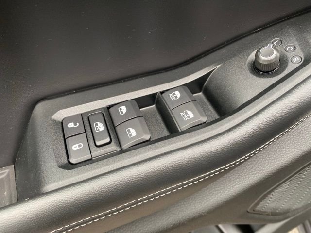 Used 2025 Black Jeep Altitude X image 23