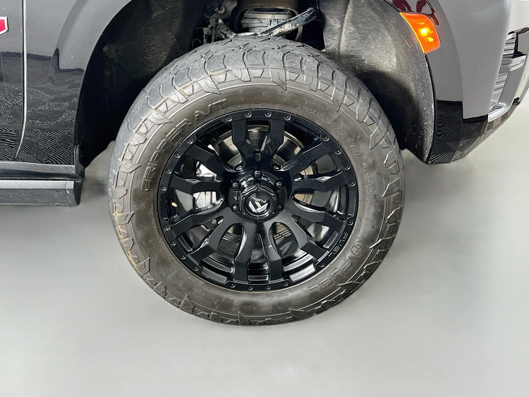 Used 2023 Onyx Black GMC AT4 image 39