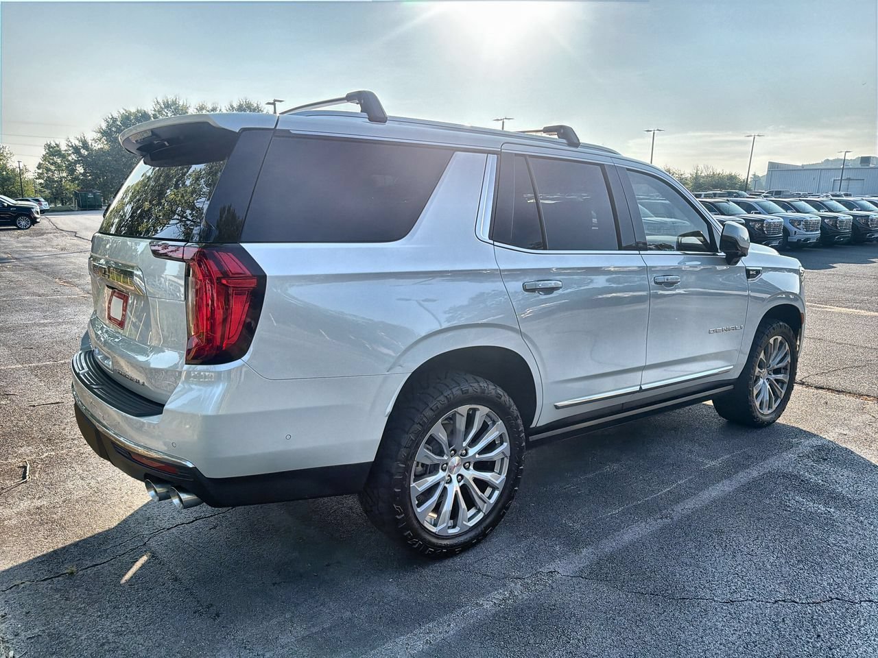 Used 2023 WHITE FROST TRICOAT GMC Denali image 8