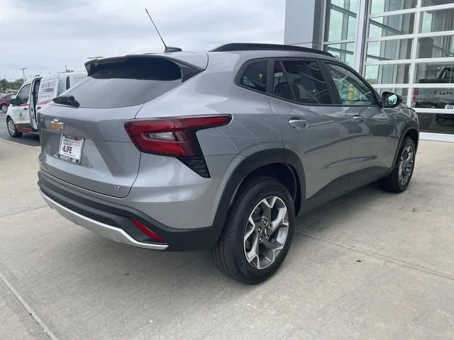 2025 Chevrolet Trax LT - Photo 34