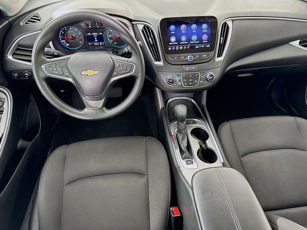 Used 2024 Summit White Chevrolet LT image 27