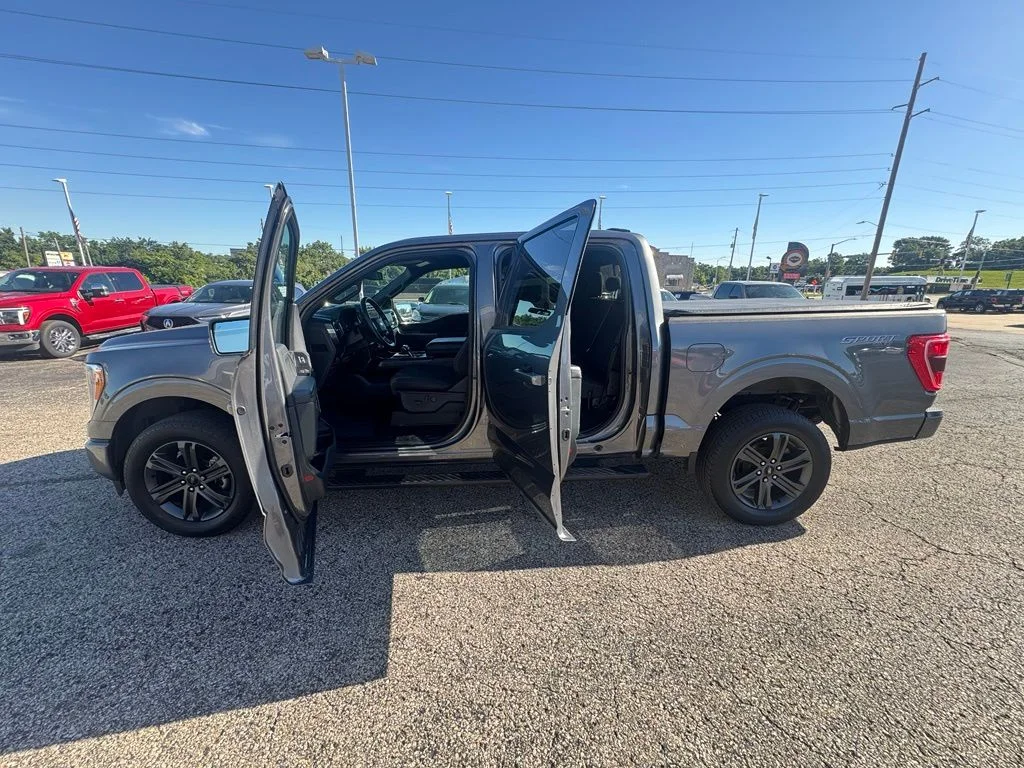 Used 2023 Gray Metallic Ford XLT image 4