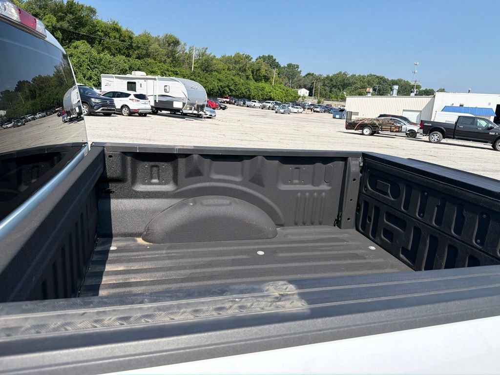 Used 2022 Oxford White Ford XL image 11