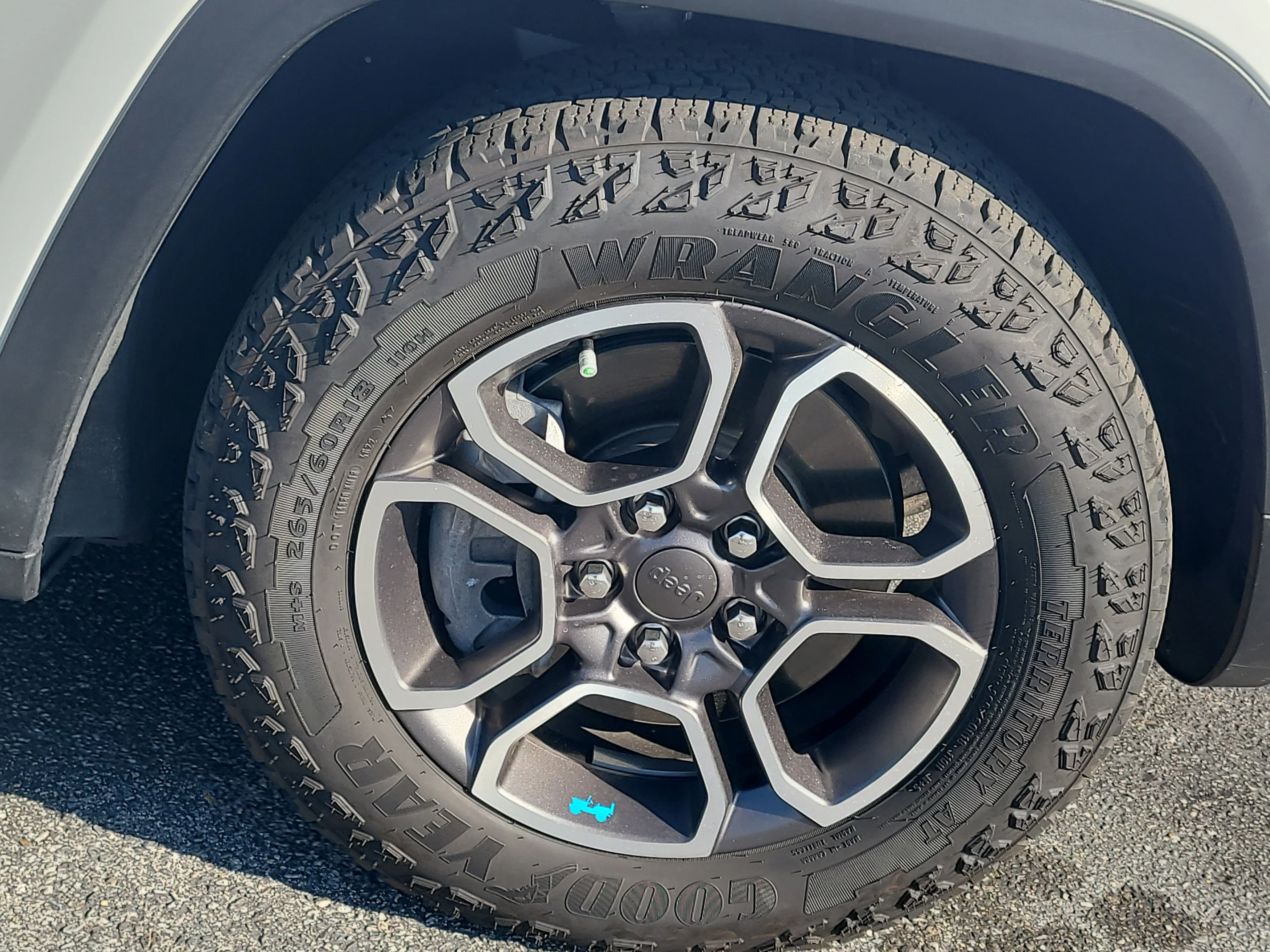 Used 2024 Bright White Clearcoat Jeep Trailhawk image 9