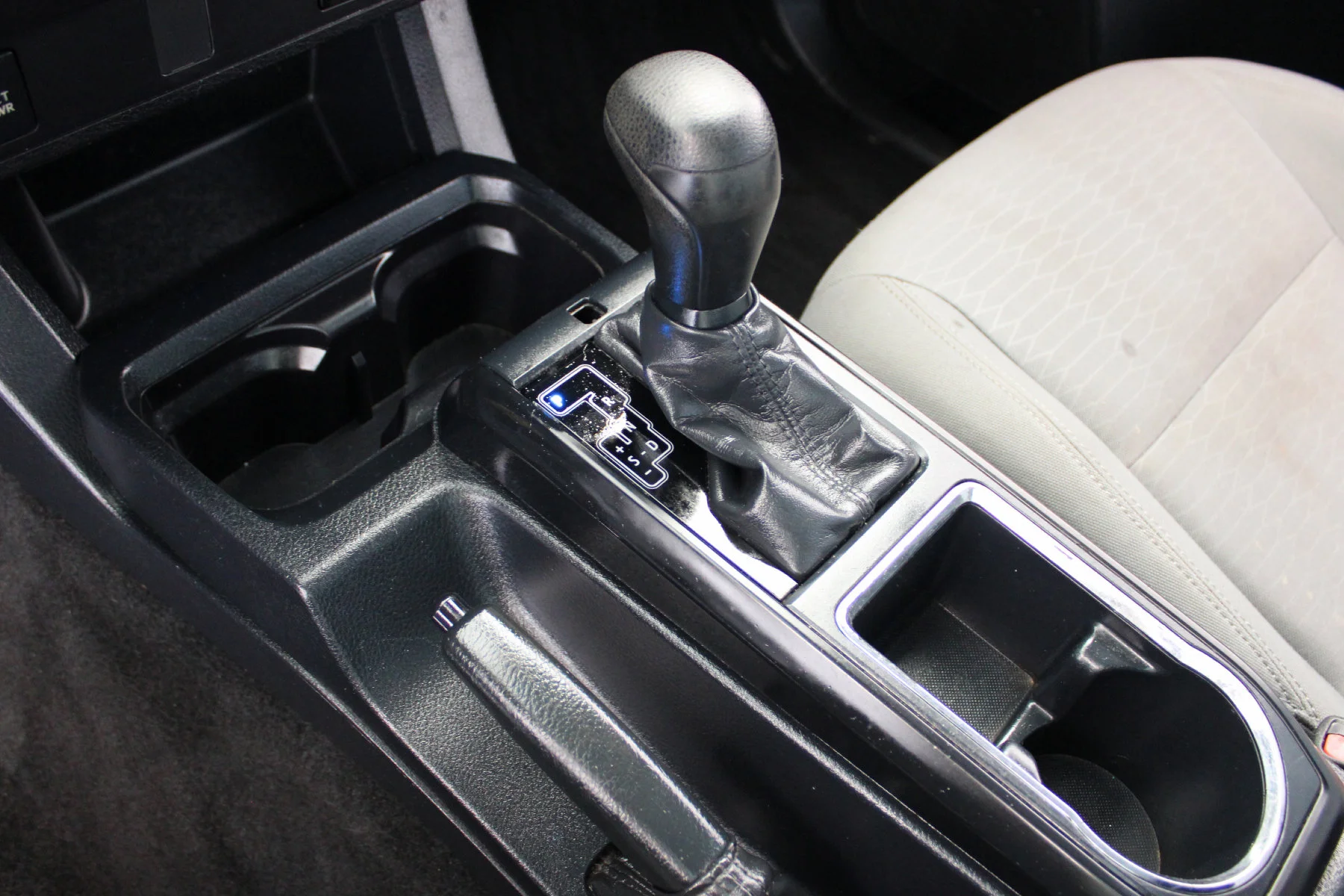 Used 2019 Magnetic Gray Metallic Toyota SR image 9