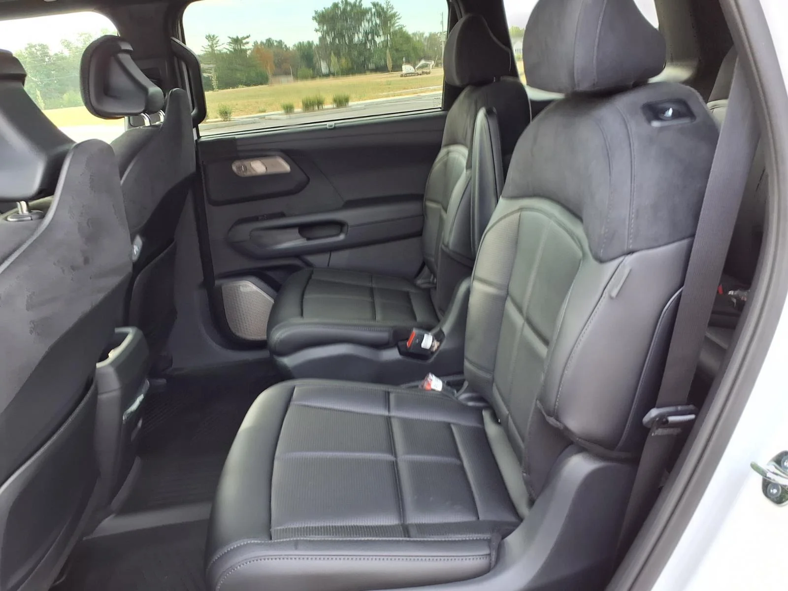 New 2027 Glacial White Pearl Kia SX-PRESTIGE image 6