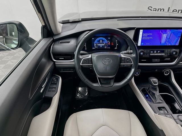 Used 2024 Black Toyota XLE image 22