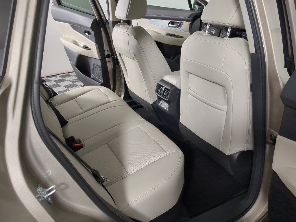 New 2026 Champagne Silver Metallic Nissan SL image 23