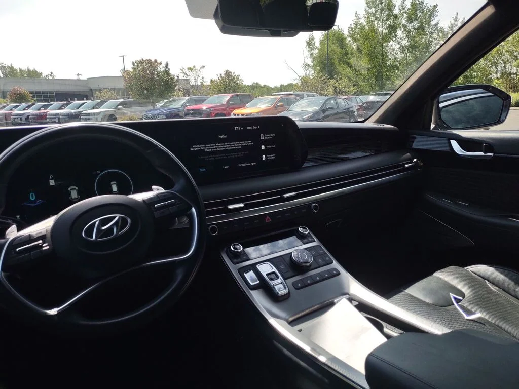 Used 2023 White Hyundai Calligraphy image 9