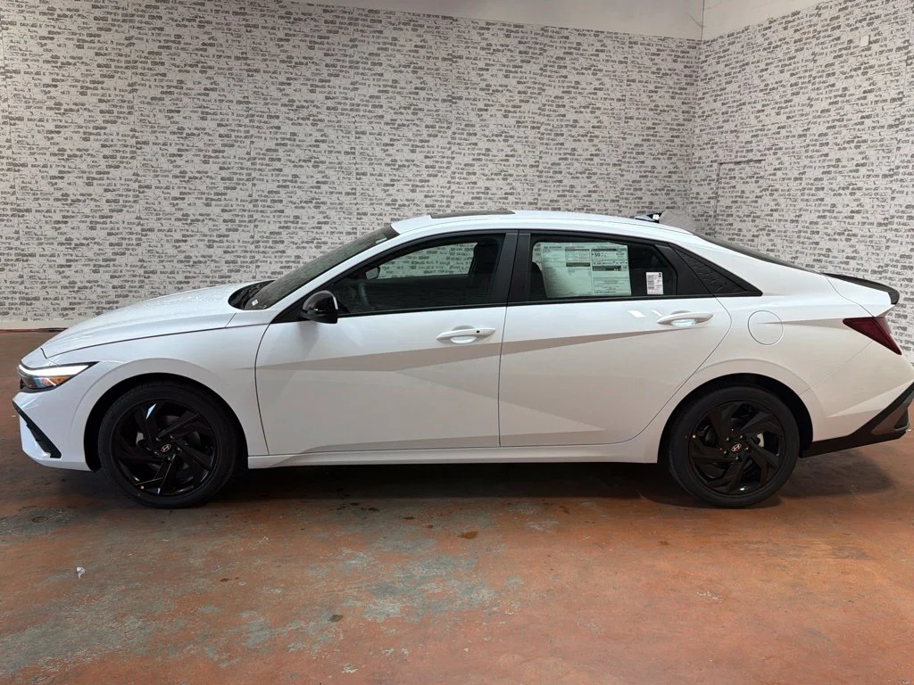 New 2026 Serenity White Hyundai SEL Sport image 4
