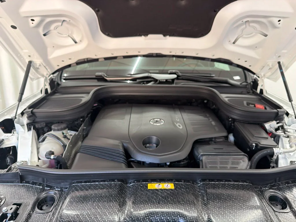 New 2027 White Mercedes-Benz GLS 450 image 33