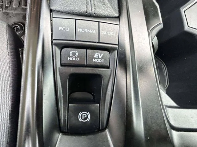 Used 2025  Toyota LE image 22