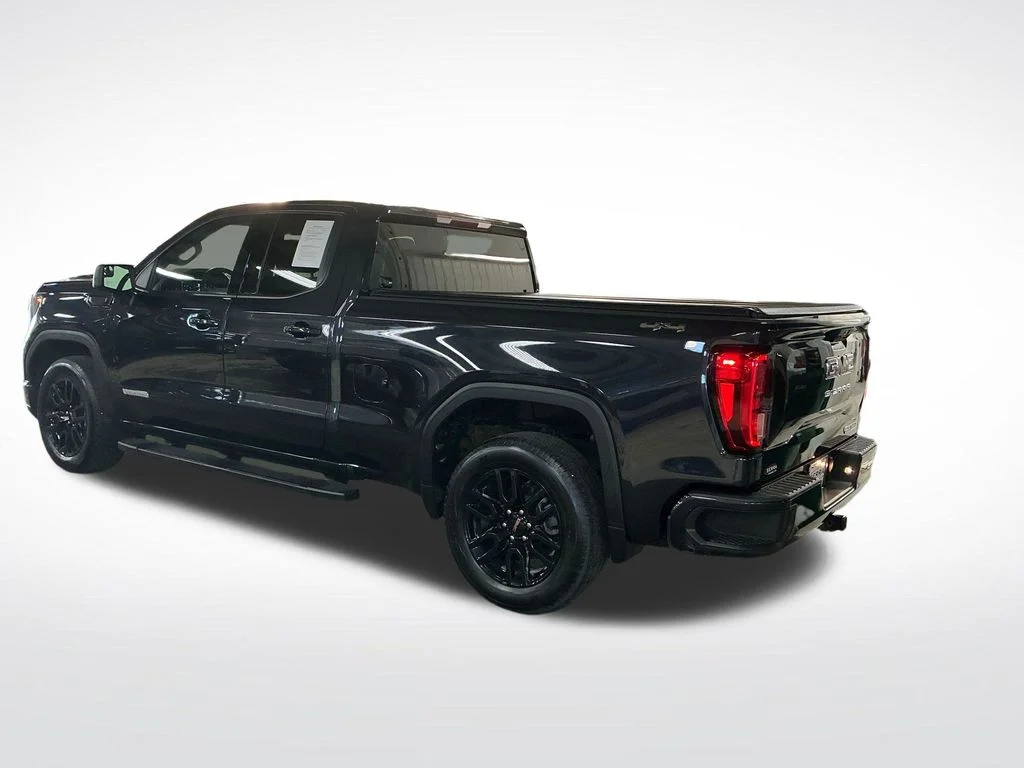 Used 2023 Silver GMC Elevation image 3