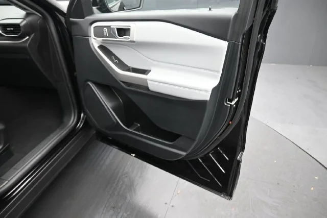Certified Used 2024 Agate Black Metallic Ford XLT image 34
