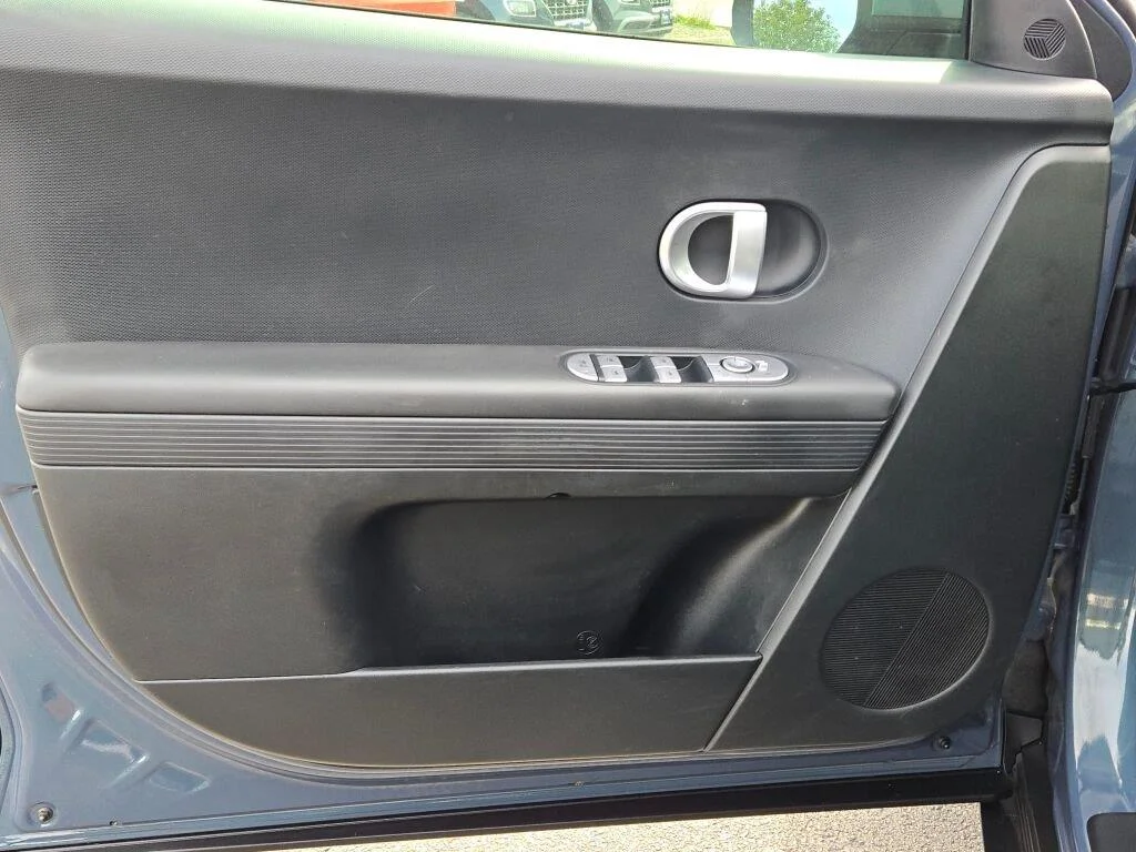 Used 2024 Digital Teal Hyundai SEL image 16