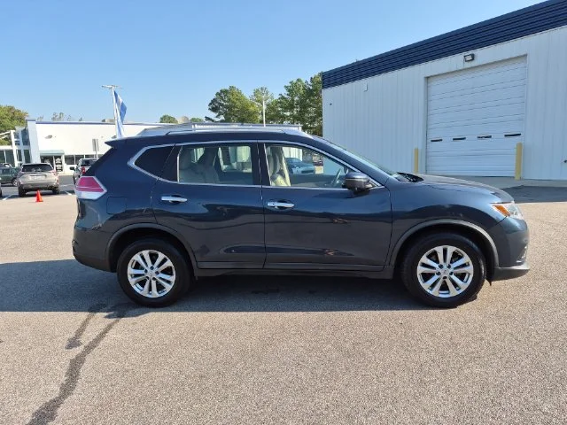Used 2016 Blue Nissan SV image 2