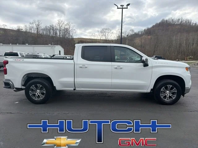 Used 2025 Summit White Chevrolet LT image 7