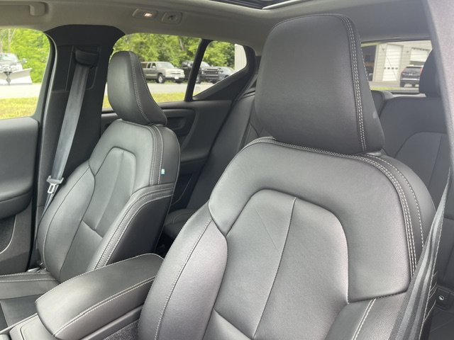 Used 2024 Black Volvo  image 8