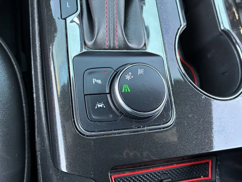 Used 2020 IRIDESCENT PEARL TRICOAT Chevrolet RS image 29