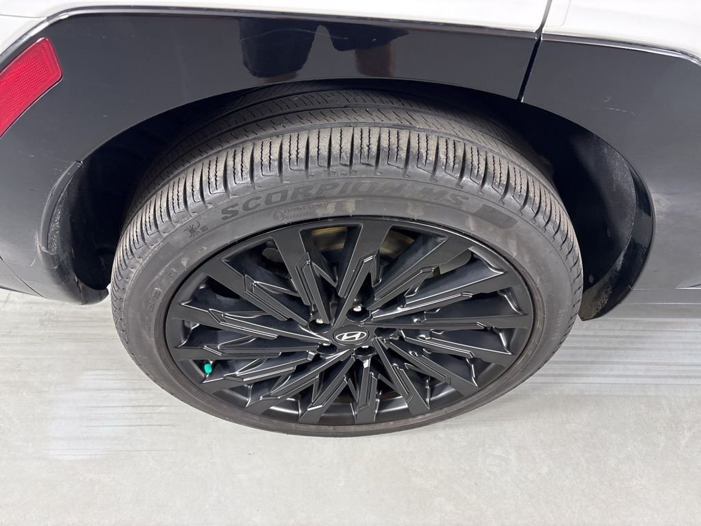 Used 2025 White Hyundai Calligraphy image 10