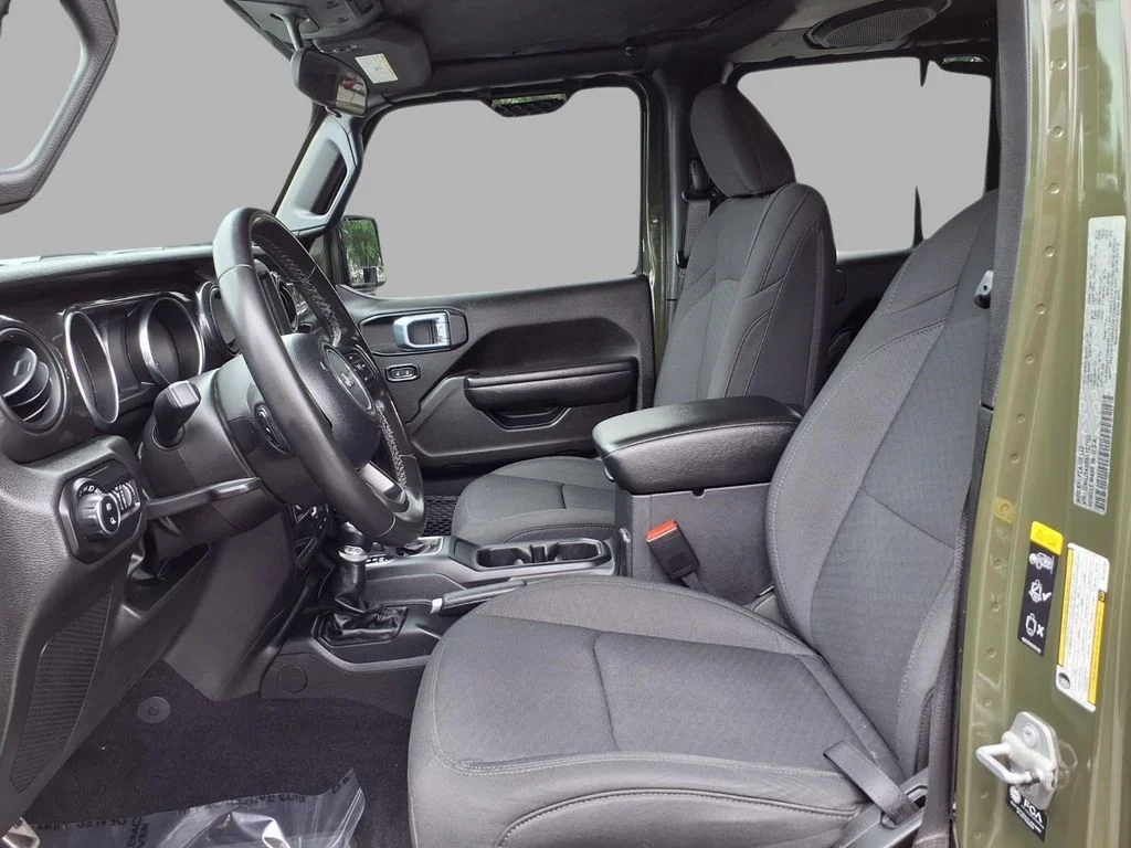 Used 2022 Green Jeep Sport image 20