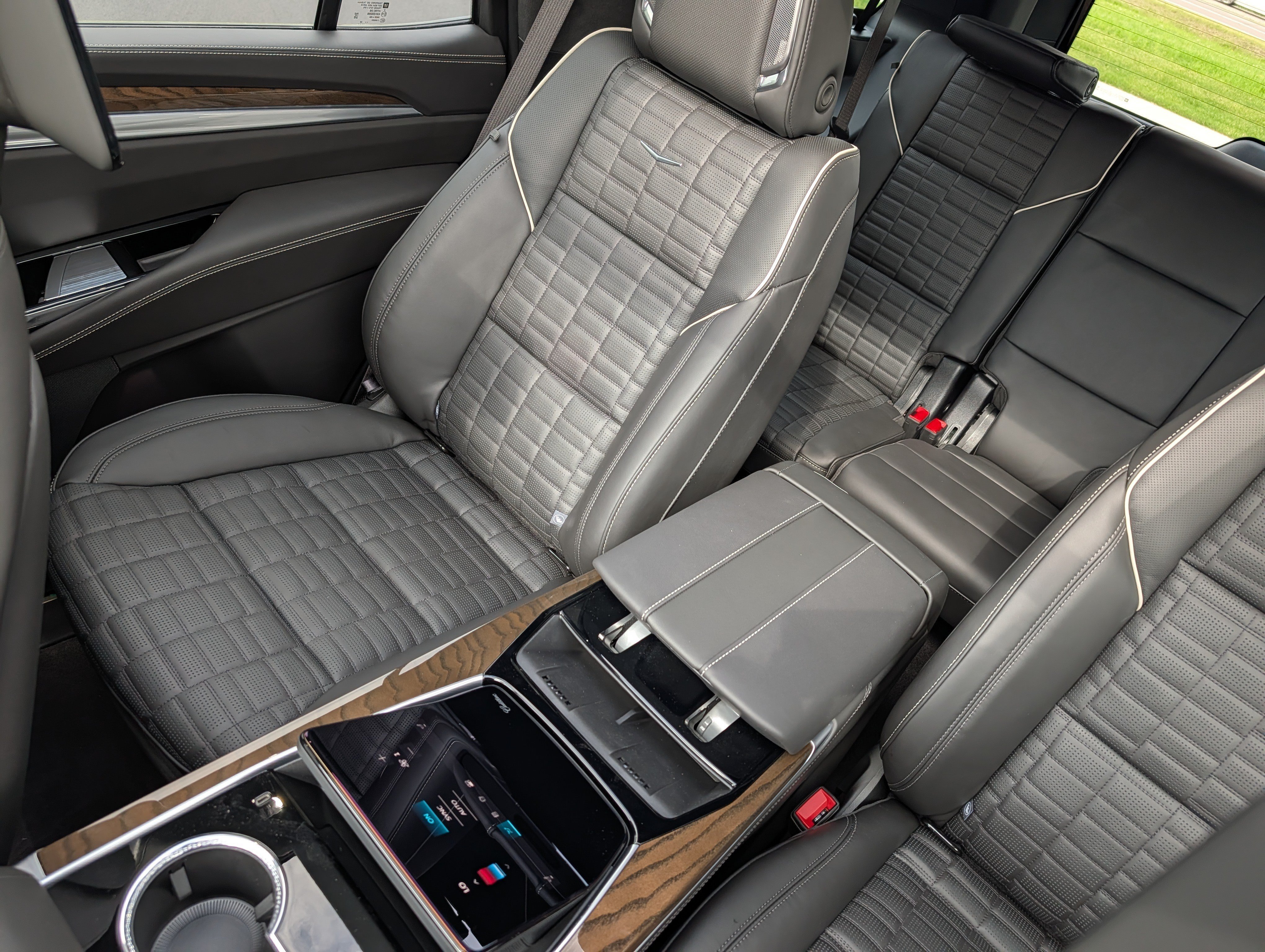 2026 Cadillac Escalade Platinum Sport - Photo 14