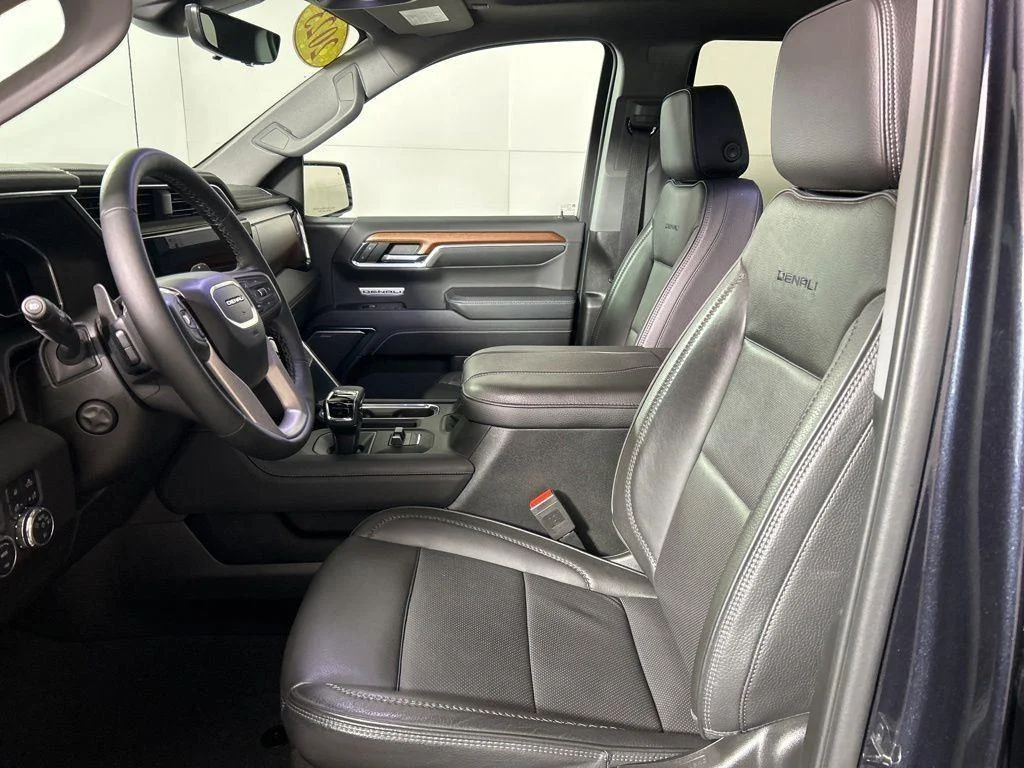 Used 2023 Titanium GMC Denali image 15