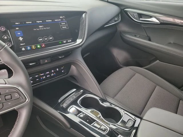 Used 2023  Buick Preferred image 22
