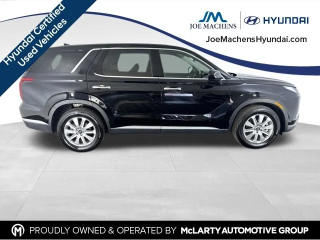 Used 2025 Black Hyundai SE image 5