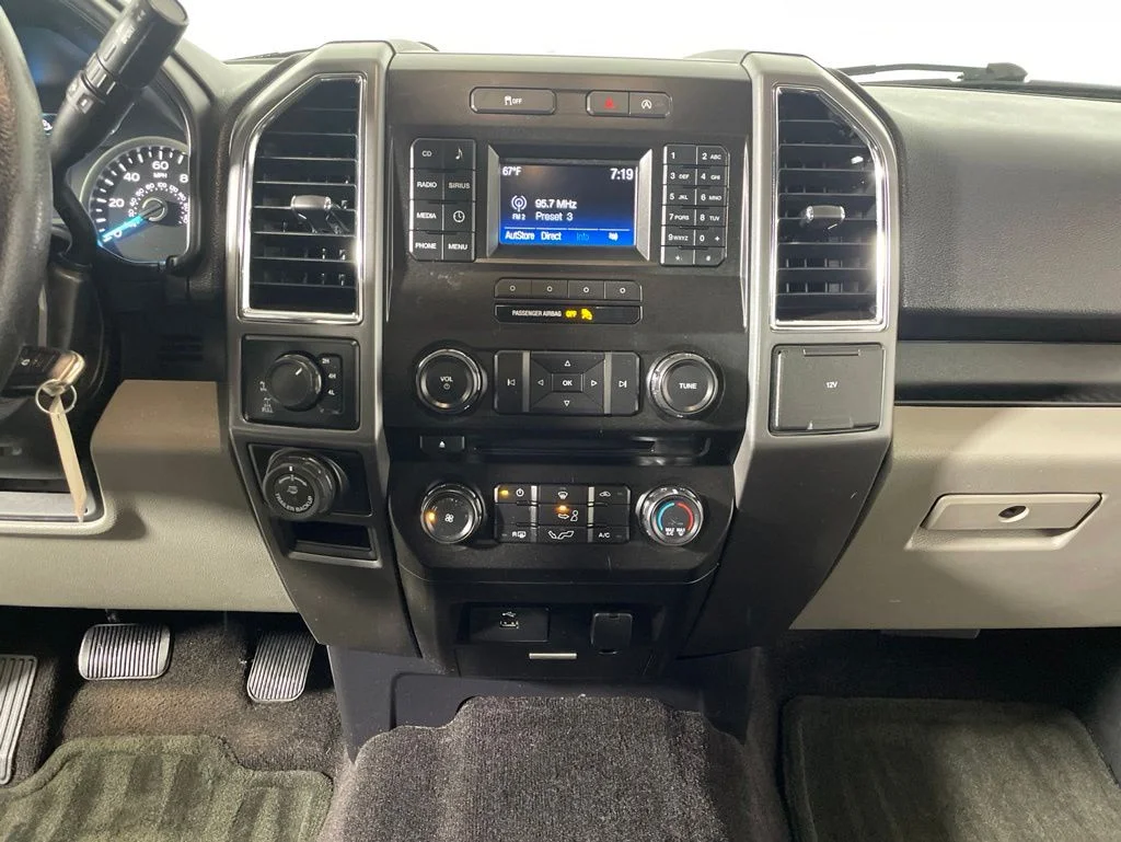 Used 2016 Blue Ford XLT image 16