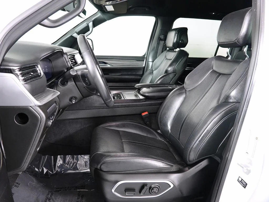 Used 2023 White Jeep Series II image 14