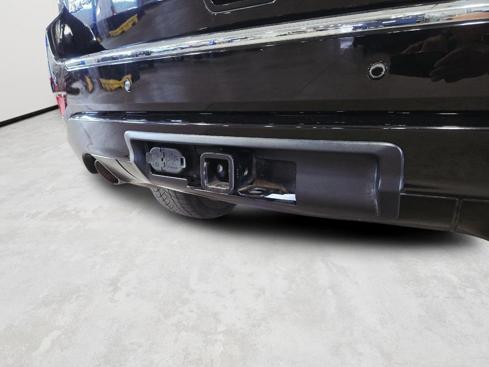 Used 2019 Diamond Black Crystal Pearlcoat Jeep Overland image 59