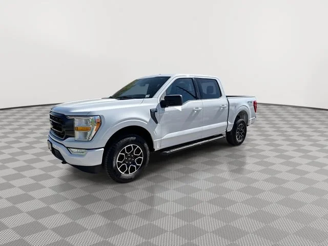 Used 2022 White Ford XL image 4