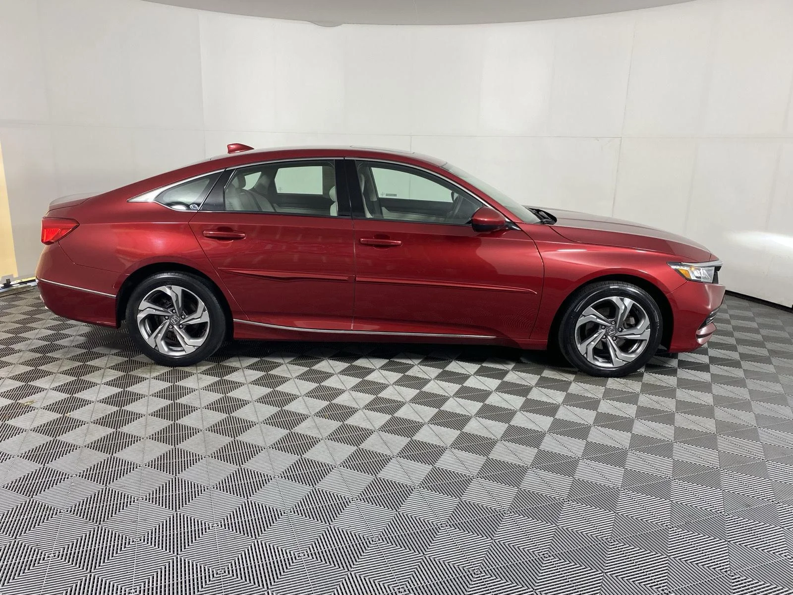 Used 2018 Radiant Red Metallic Honda EX 1.5T image 9