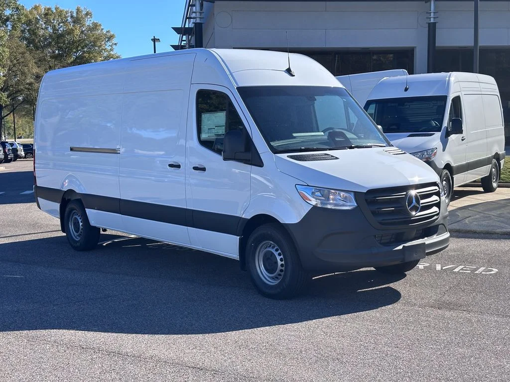 2026 Mercedes-Benz Sprinter 2500 170 WB High Roof's photo