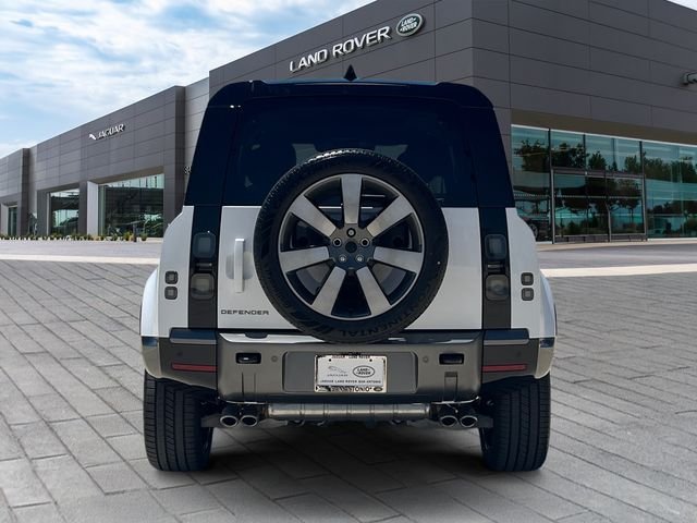 New 2026 Fuji White Land Rover V8 image 4