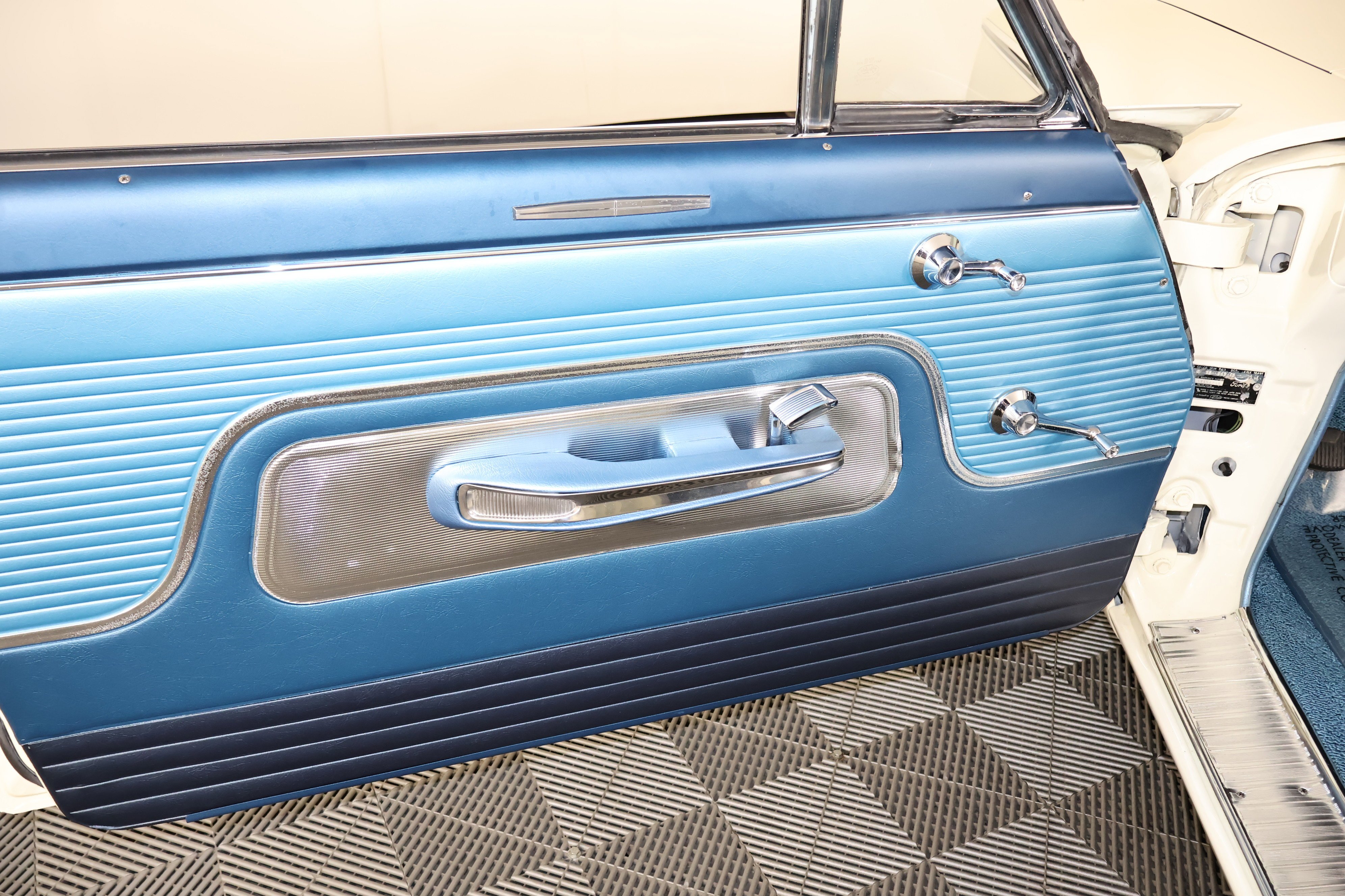 Used 1963 White Ford  image 52