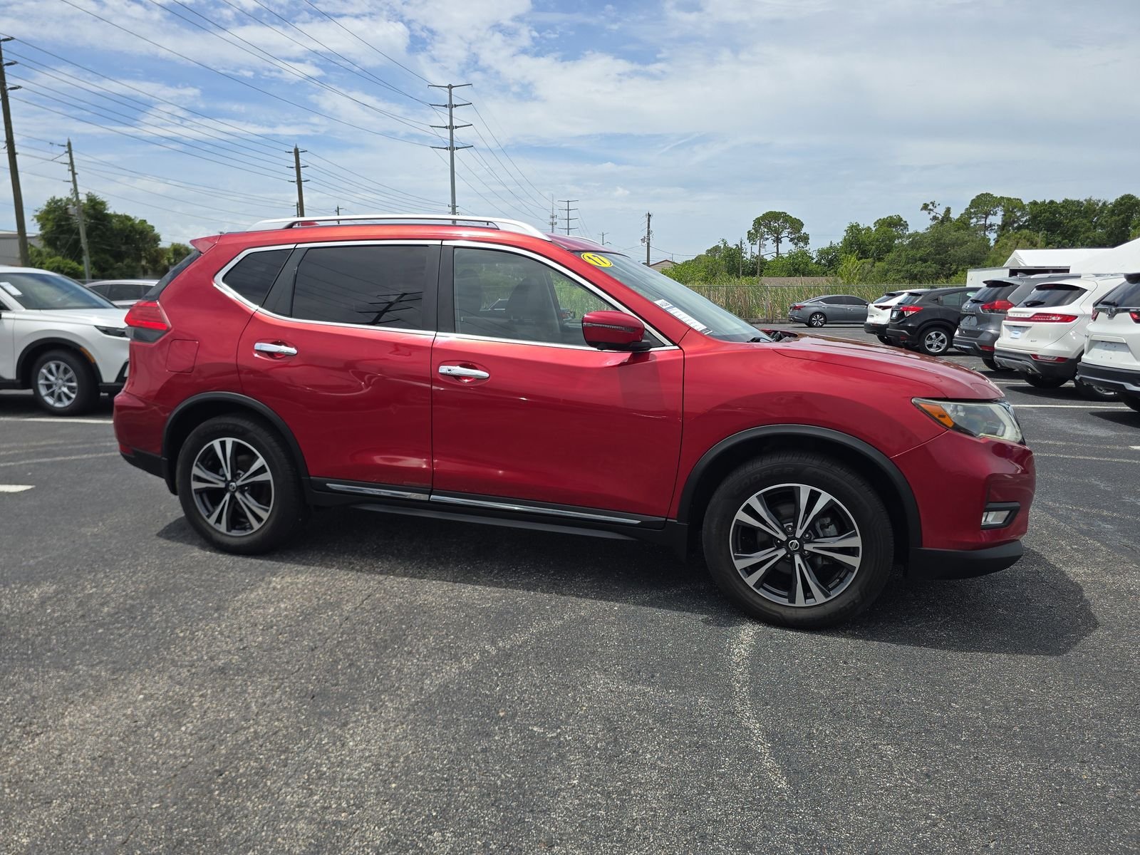 Used 2017 Nissan Rogue SL with VIN JN8AT2MT8HW388670 for sale in Port Richey, FL