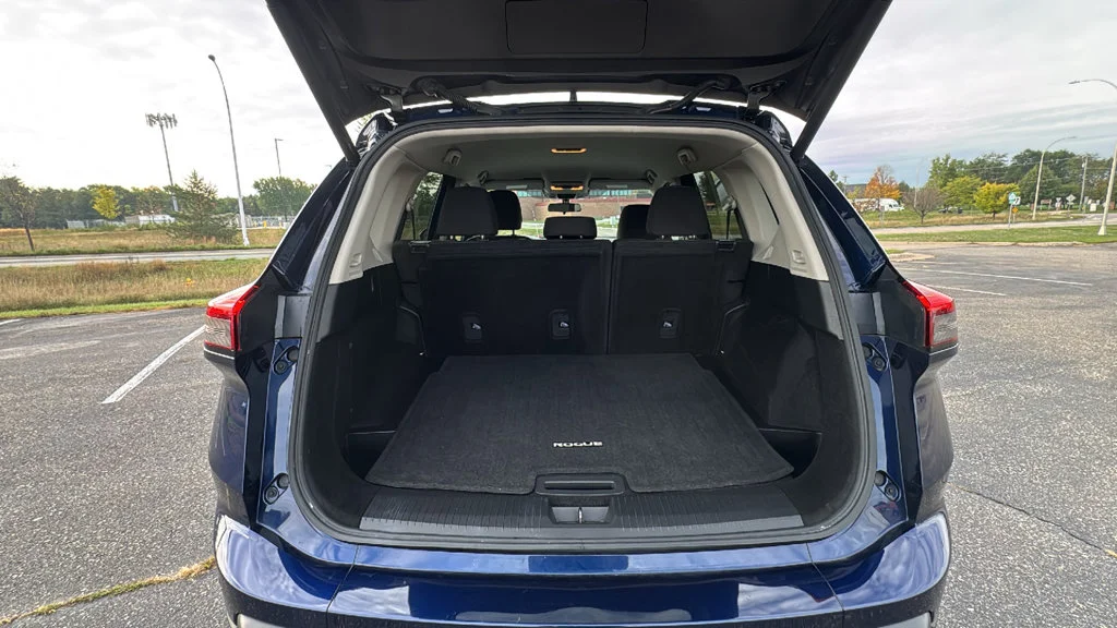 2024 Nissan Rogue SV - Photo 11