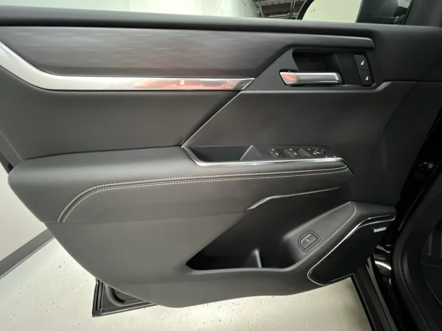New 2026 Ebony Twilight Metallic GMC Elevation image 23