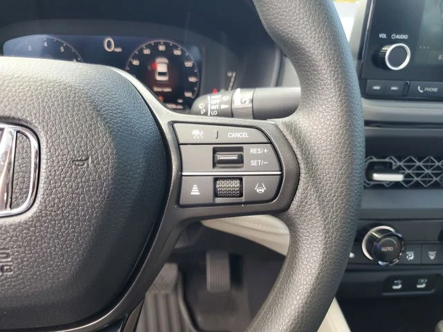 2025 Honda Accord SE - Photo 17