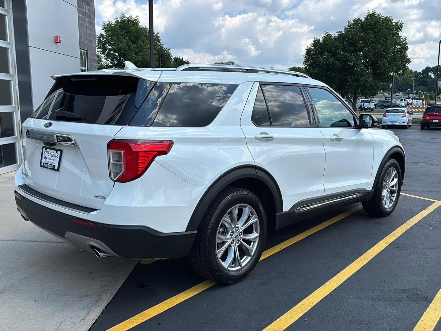 Used 2020 Star White Metallic Tri-Coat Ford Limited image 6