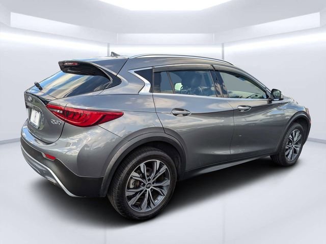 Used 2017 Gray INFINITI Premium image 3