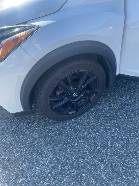 Used 2020 White Nissan SR image 4