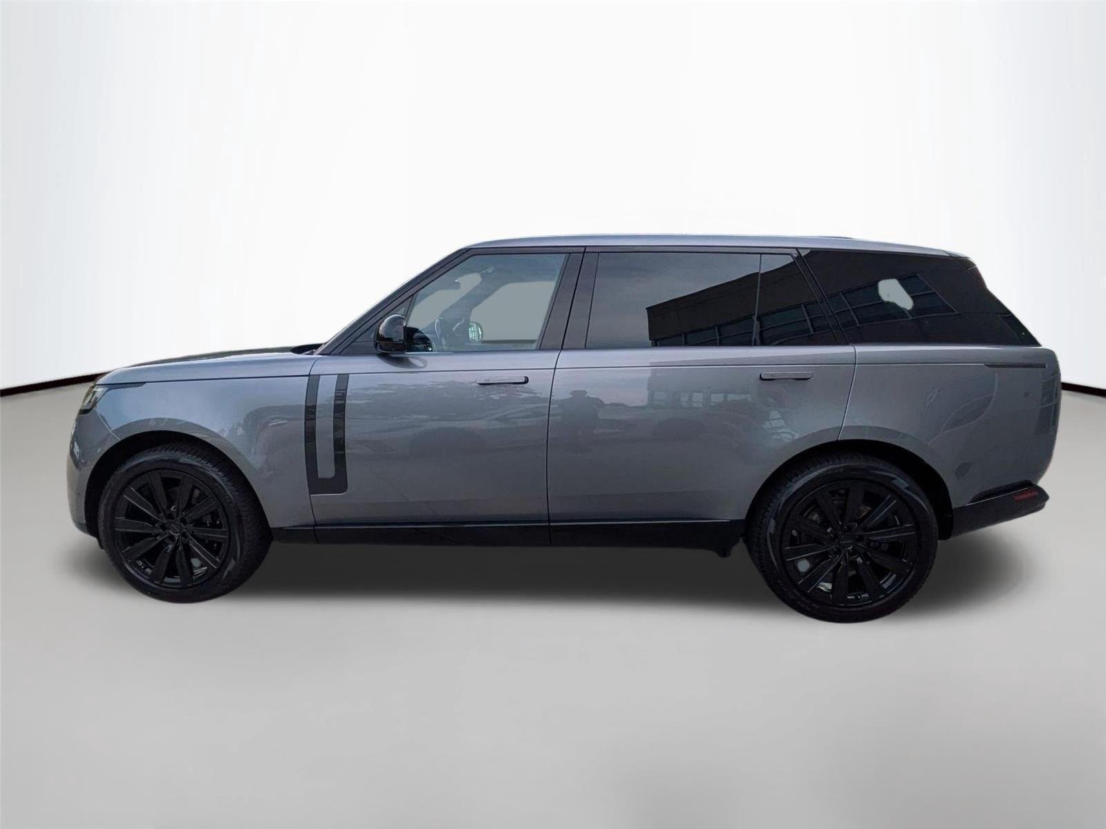 New 2026 Eiger Grey Metallic Land Rover SE image 8