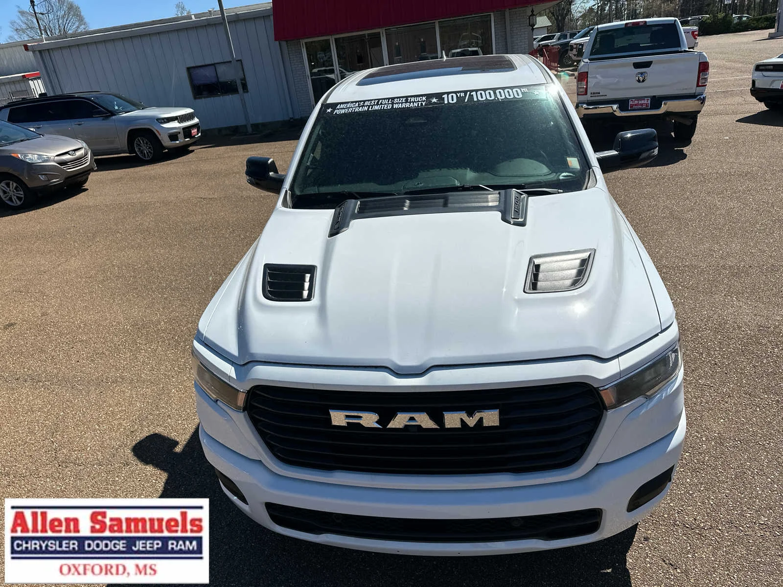 2026 RAM 1500 Laramie - Photo 9