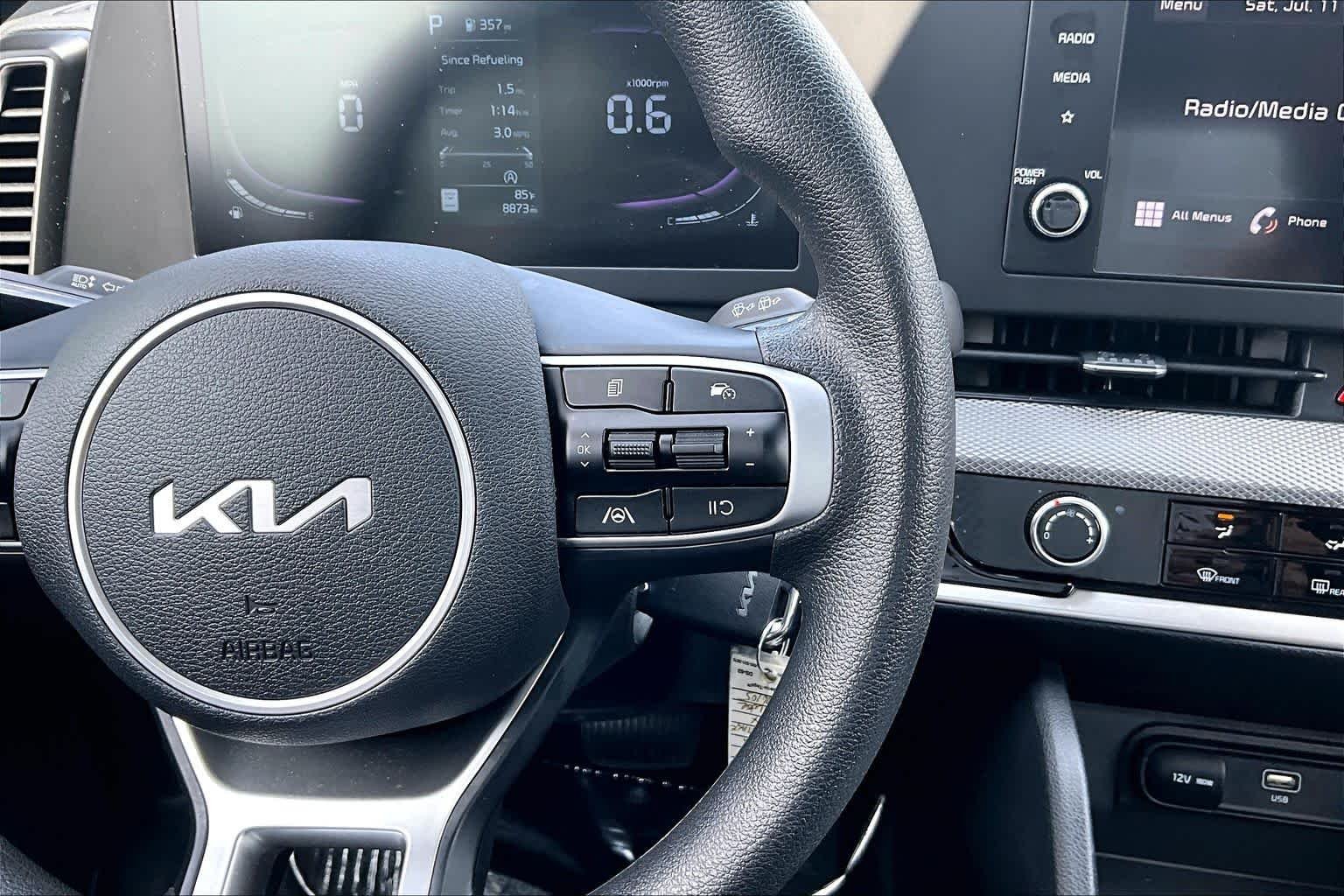 Used 2025 Everlasting Silver Kia LX image 24